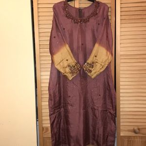 Indian/Pakistani Traditional Shalwar Kameez